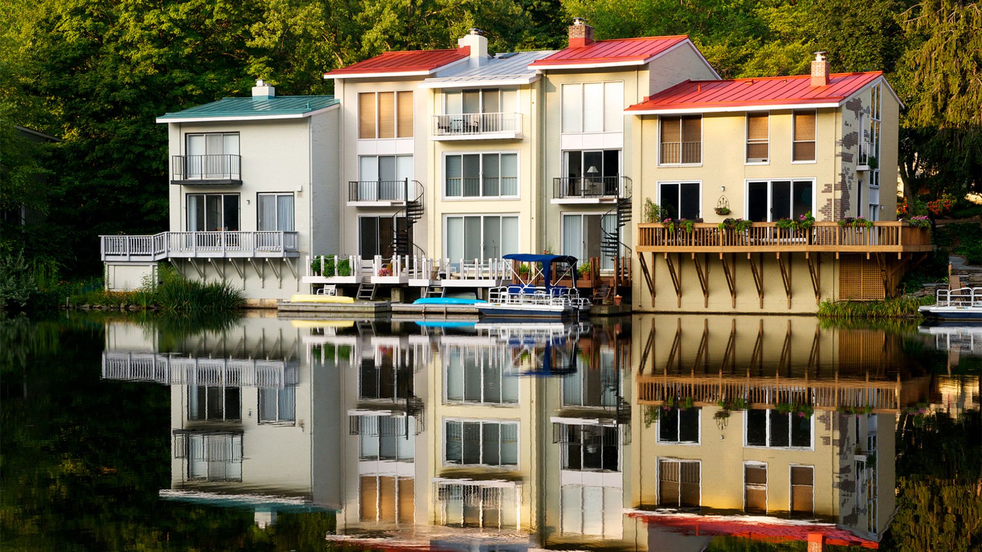 1900-x-1080-VA-Reston-Lakefront-homes-Lake-Reston